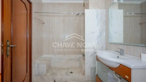 Apartamento T2 para Venda em Vila Nova de Gaia