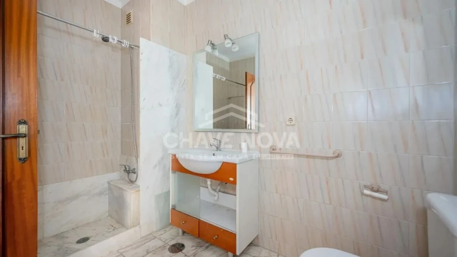 Apartamento T2 para Venda em Vila Nova de Gaia Foto 2