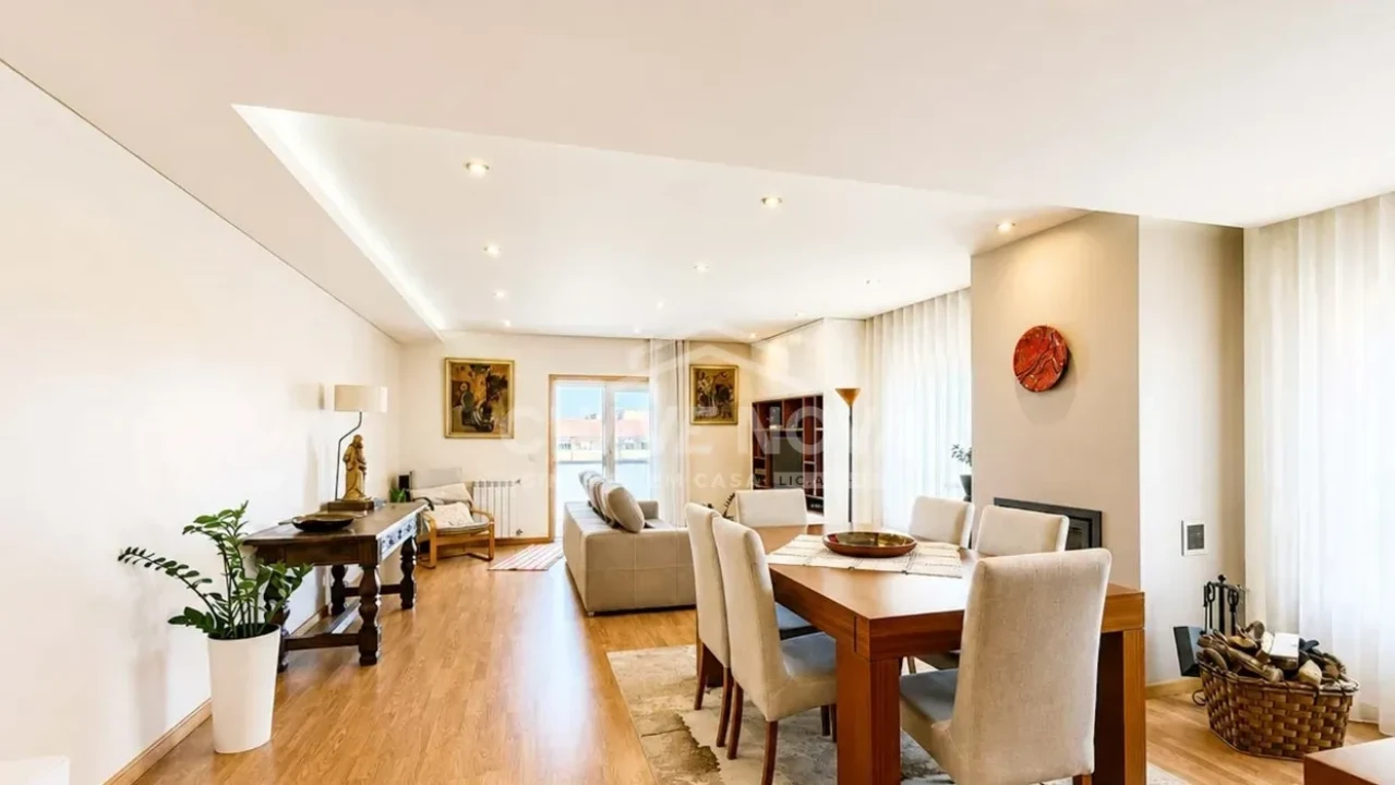 Apartamento T4 para Venda em Vila Nova de Gaia Foto 1