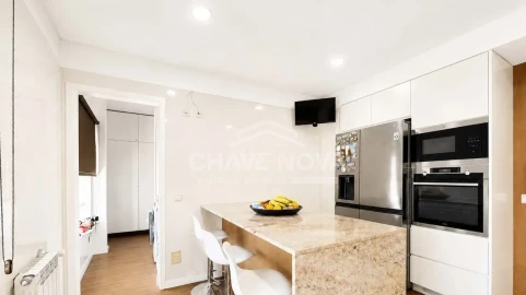 Apartamento T4 para Venda em Vila Nova de Gaia