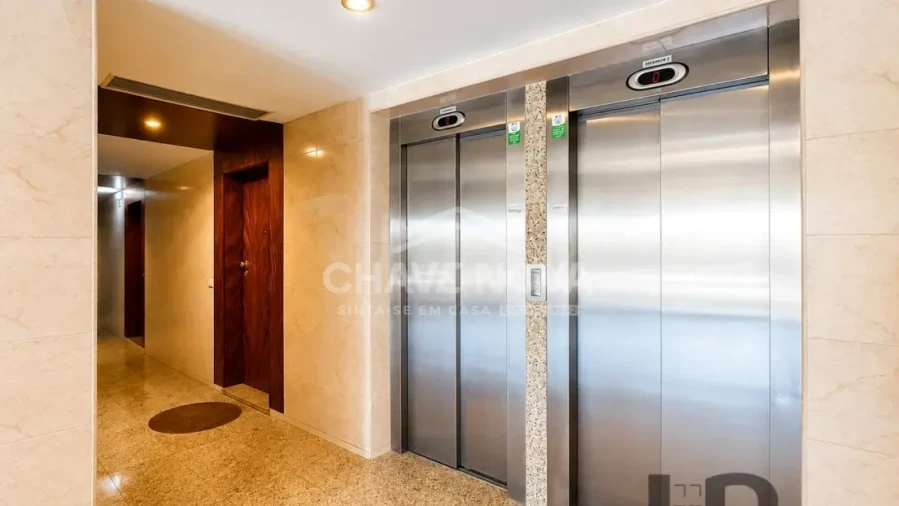 Apartamento T4 para Venda em Vila Nova de Gaia Foto 8