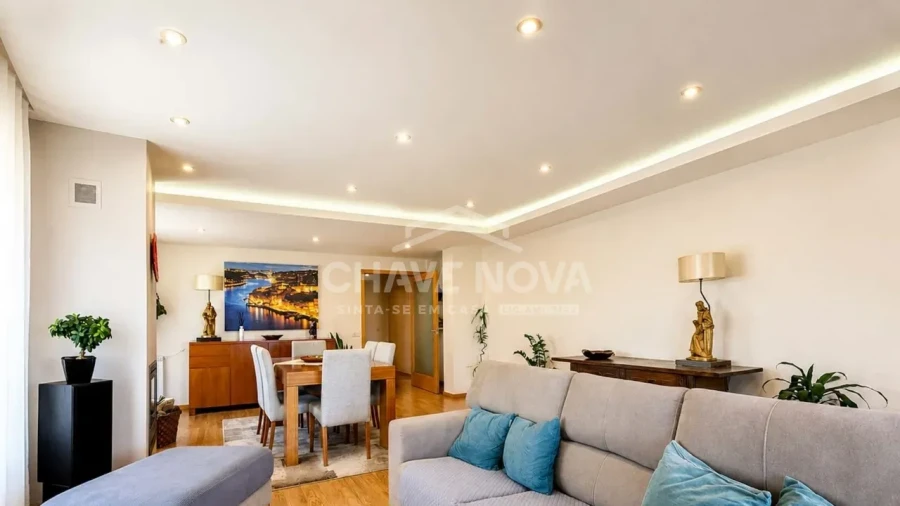 Apartamento T4 para Venda em Vila Nova de Gaia Foto 5