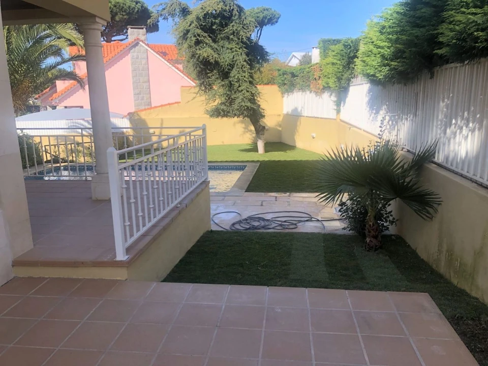 Moradia T5 para Arrendamento em Birre, Cascais Foto 3