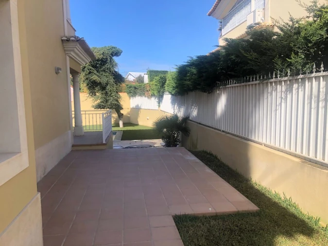 Moradia T5 para Arrendamento em Birre, Cascais Foto 4
