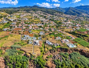 Terreno para Venda em Estreito Calheta