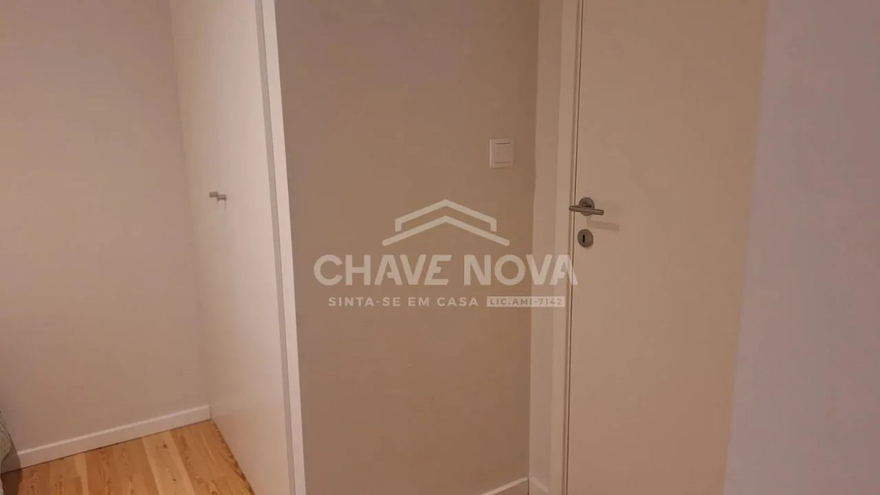 Apartamento T2 para Venda em Vila Nova de Gaia Foto 5