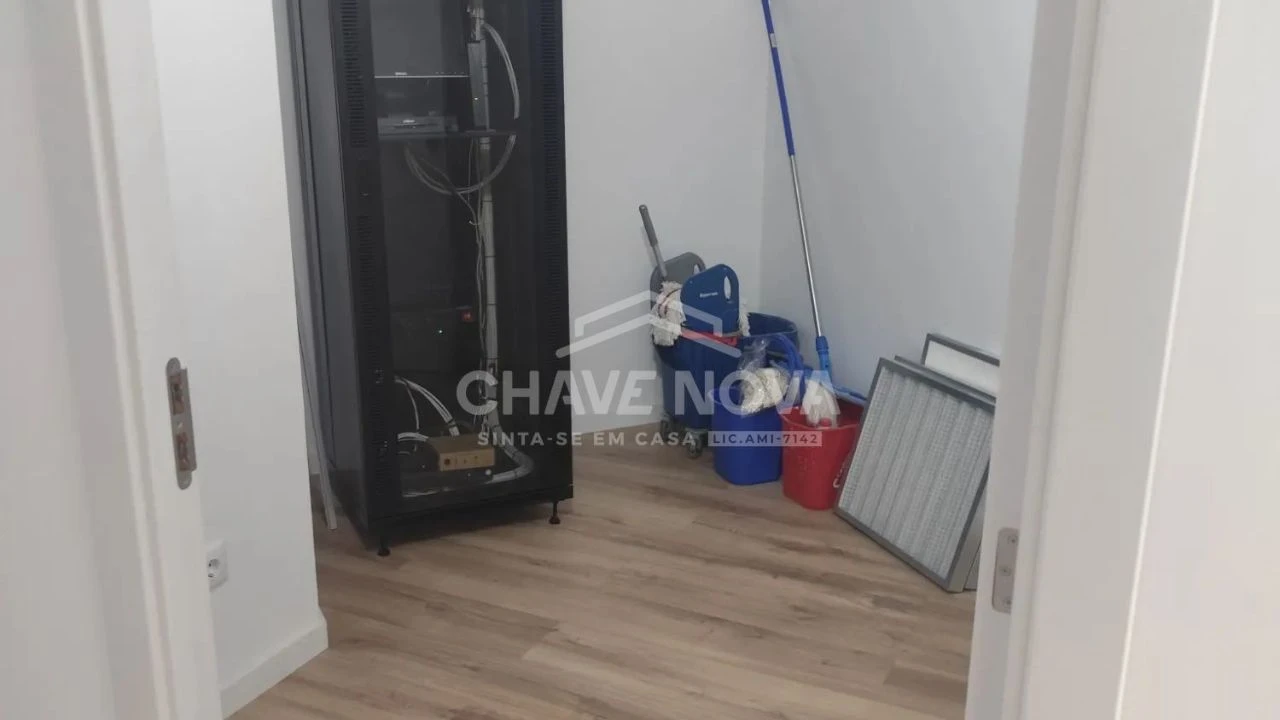 Loja para Venda em Vila Nova de Gaia Foto 18