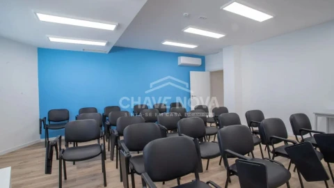 Loja para Venda em Vila Nova de Gaia