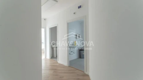 Loja para Venda em Vila Nova de Gaia