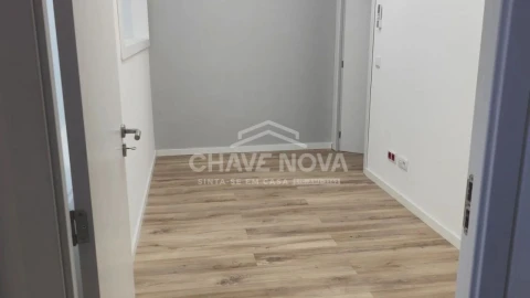 Loja para Venda em Vila Nova de Gaia