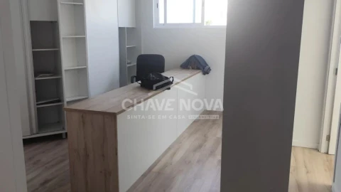Loja para Venda em Vila Nova de Gaia