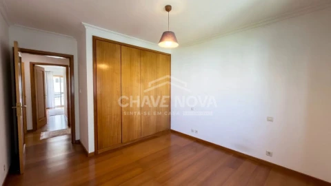 Apartamento T2 para Venda em Vila Nova de Gaia