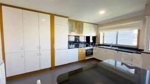 Apartamento T2 para Venda em Vila Nova de Gaia