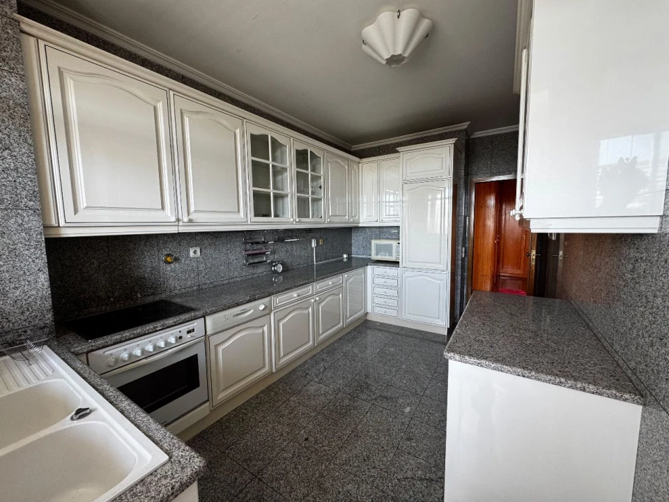 Apartamento T3 para Arrendamento em Maia Foto 8