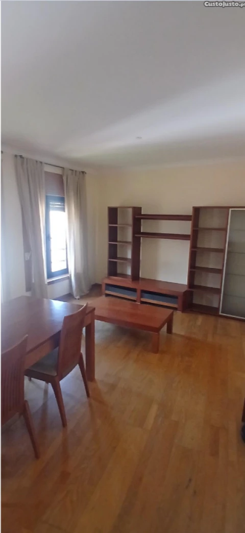 Apartamento T2 para Arrendamento em Porto