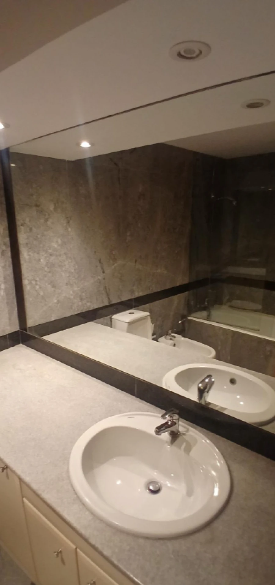 Apartamento T2 para Arrendamento em Porto Foto 8