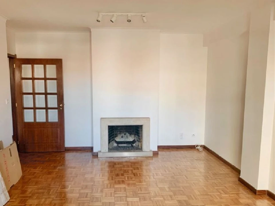 Apartamento T3 para Arrendamento em Porto Foto 4