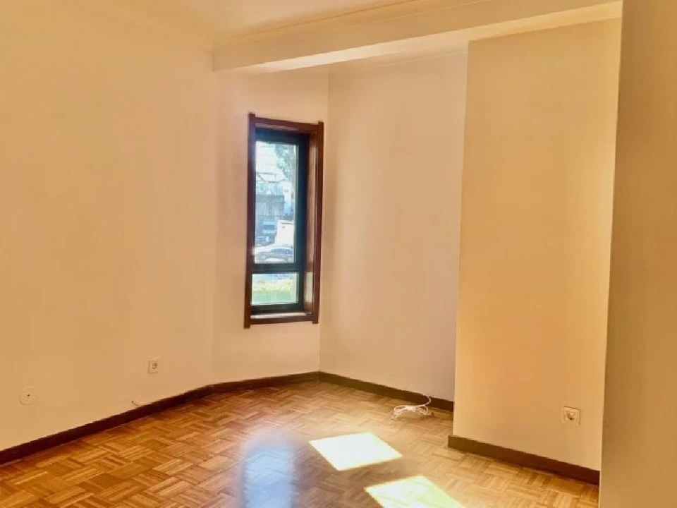 Apartamento T3 para Arrendamento em Porto Foto 2
