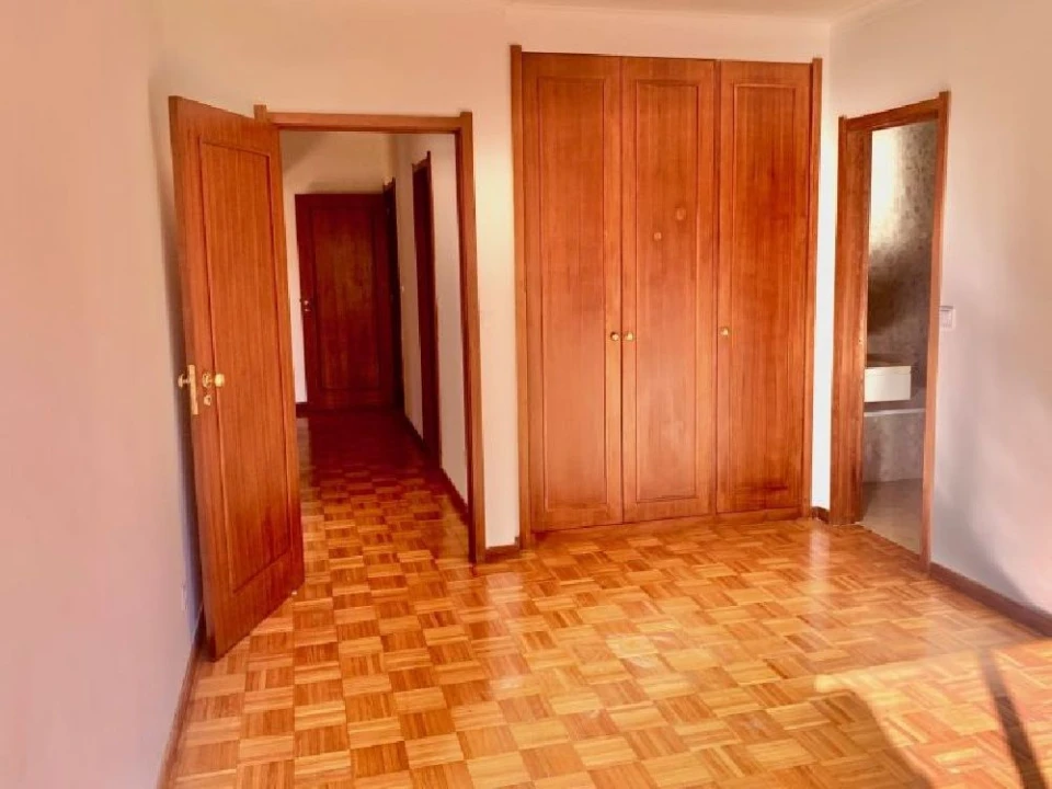 Apartamento T3 para Arrendamento em Porto Foto 9