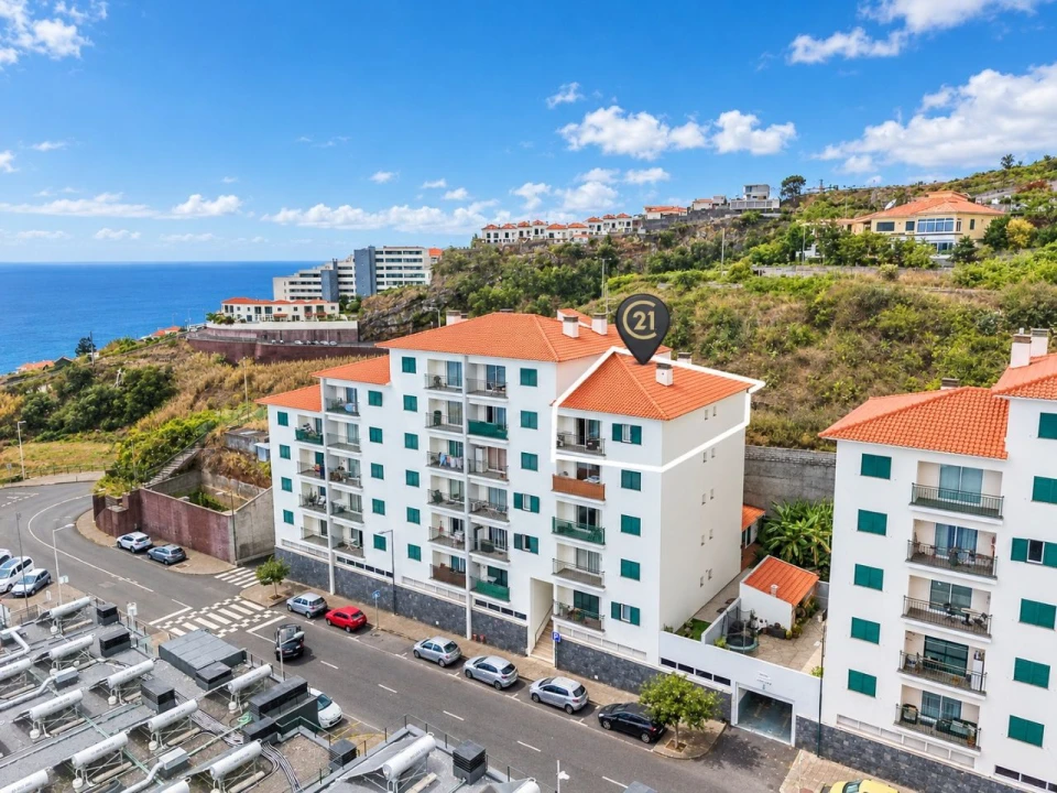 Apartamento T2 para Venda em Caniço Foto 1