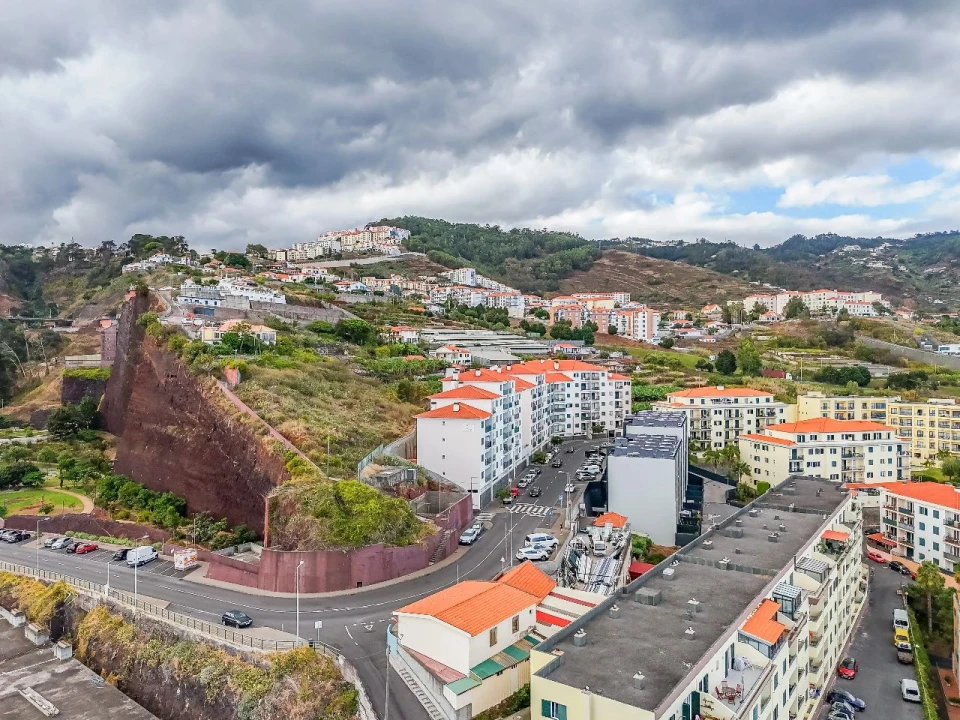 Apartamento T2 para Venda em Caniço Foto 4