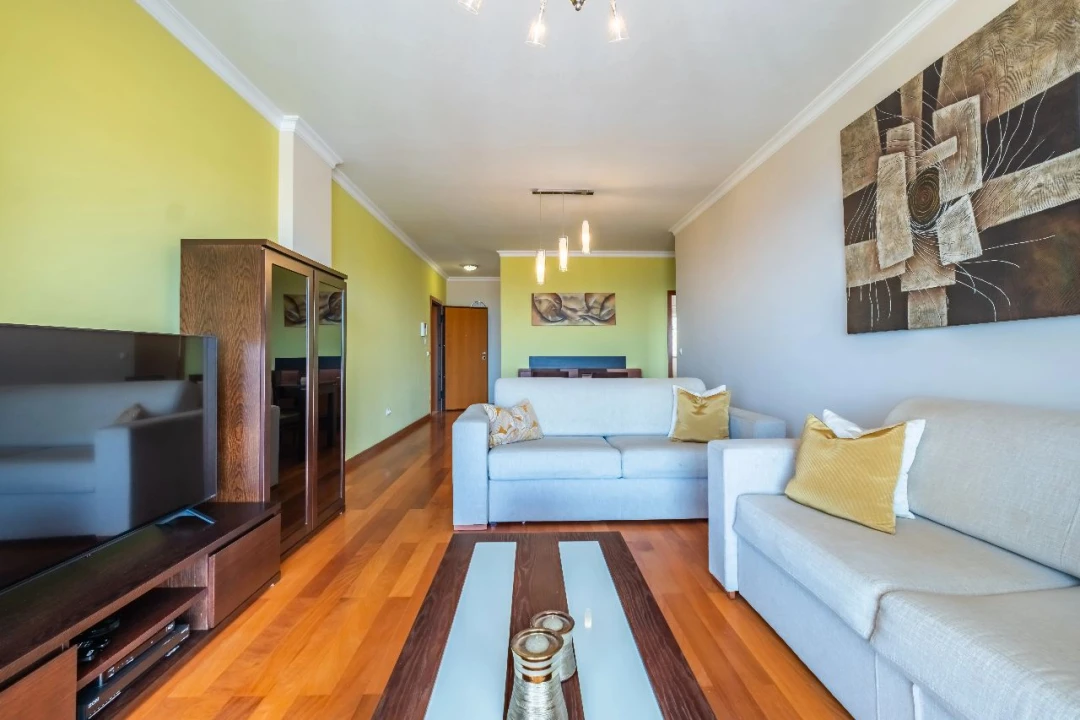 Apartamento T2 para Venda em Caniço Foto 9