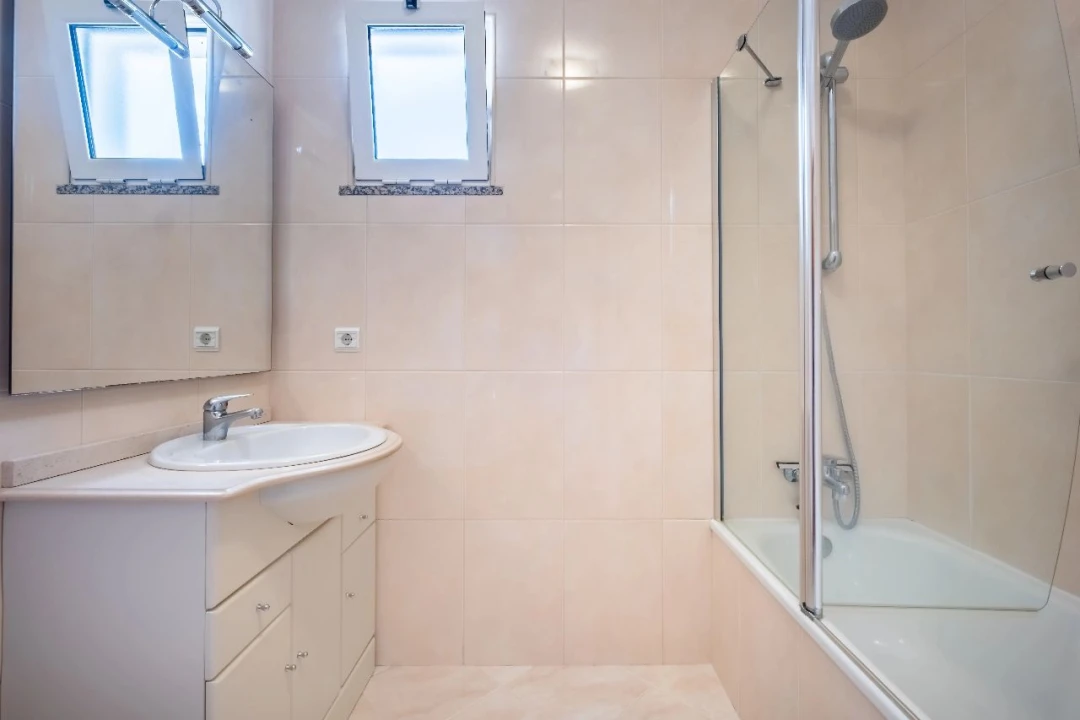 Apartamento T2 para Venda em Caniço Foto 31