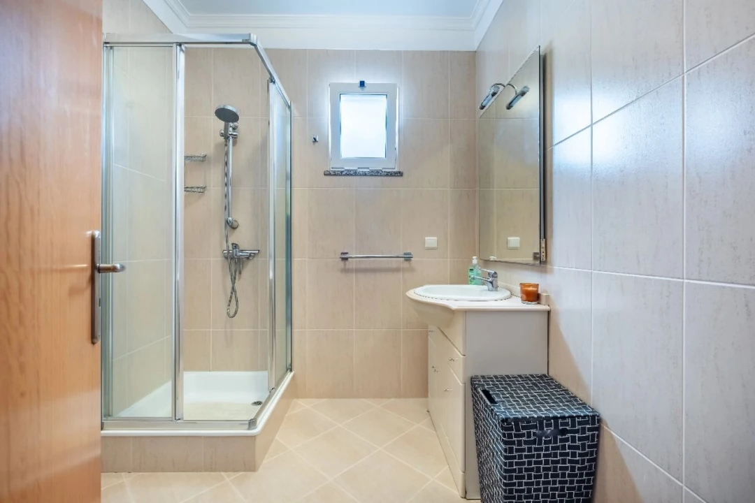 Apartamento T2 para Venda em Caniço Foto 33
