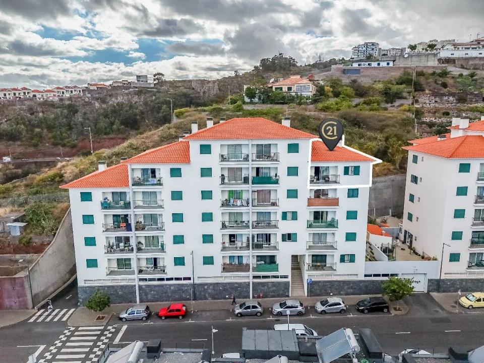 Apartamento T2 para Venda em Caniço Foto 46