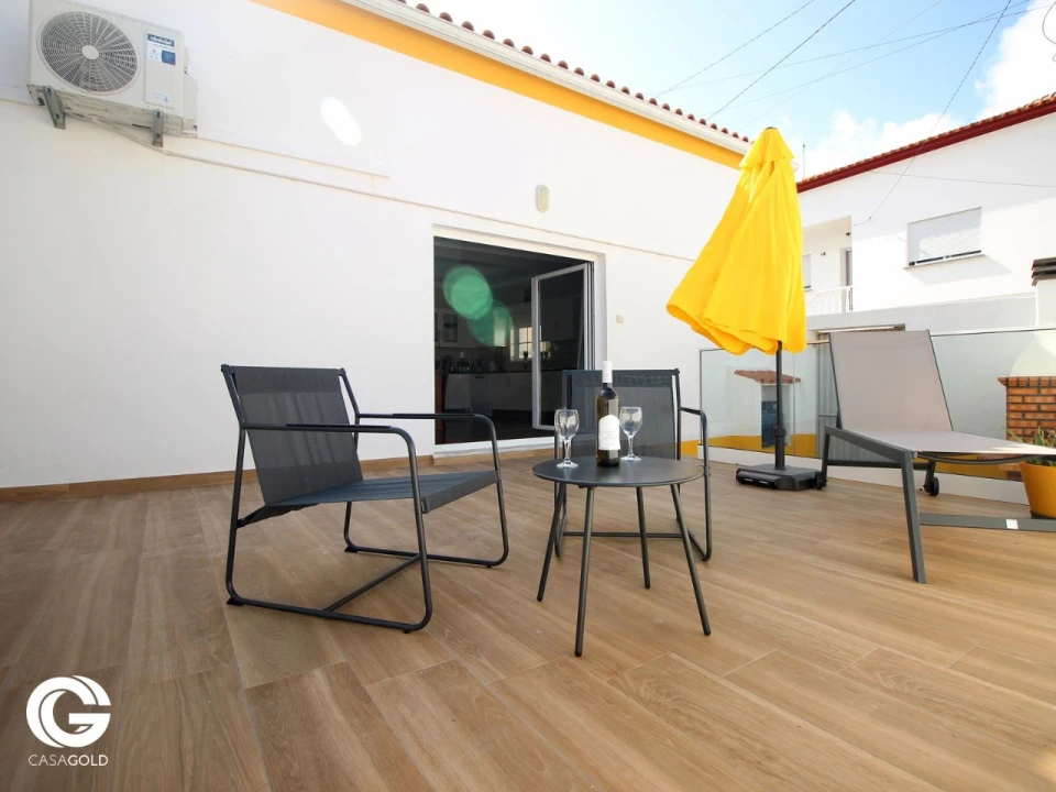 Moradia T4 para Venda em Arelho Foto 3