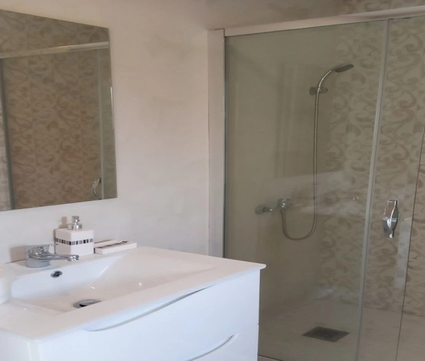 Moradia T2 para Arrendamento em Sobreda Foto 1