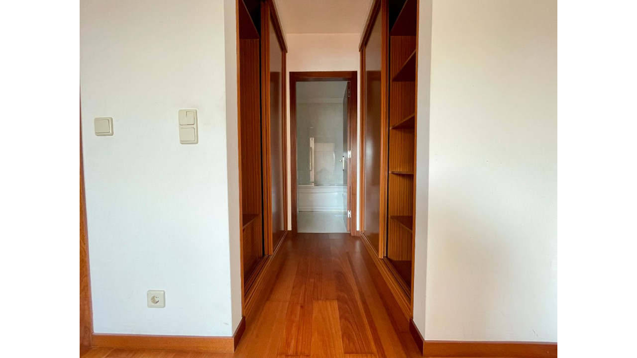 Apartamento para Venda em Maia Foto 11