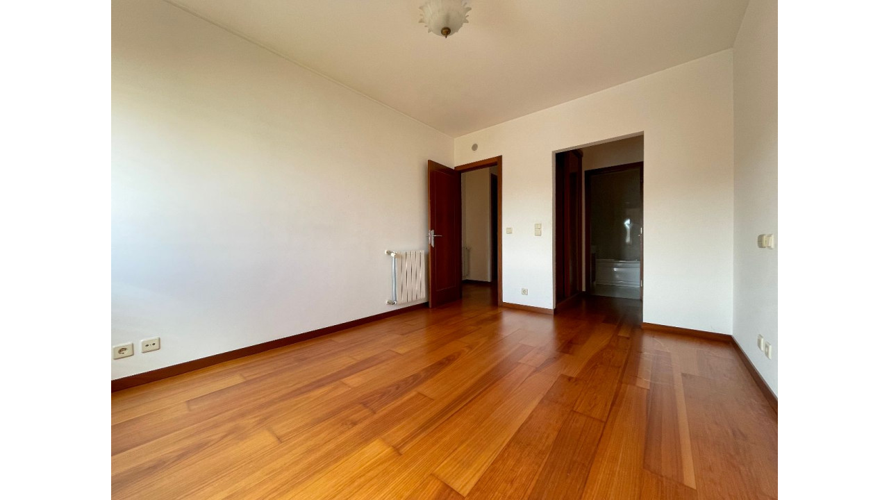 Apartamento para Venda em Maia Foto 10