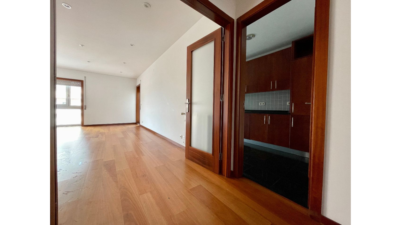 Apartamento para Venda em Maia Foto 9