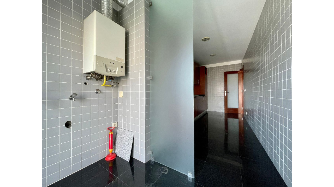 Apartamento para Venda em Maia Foto 7