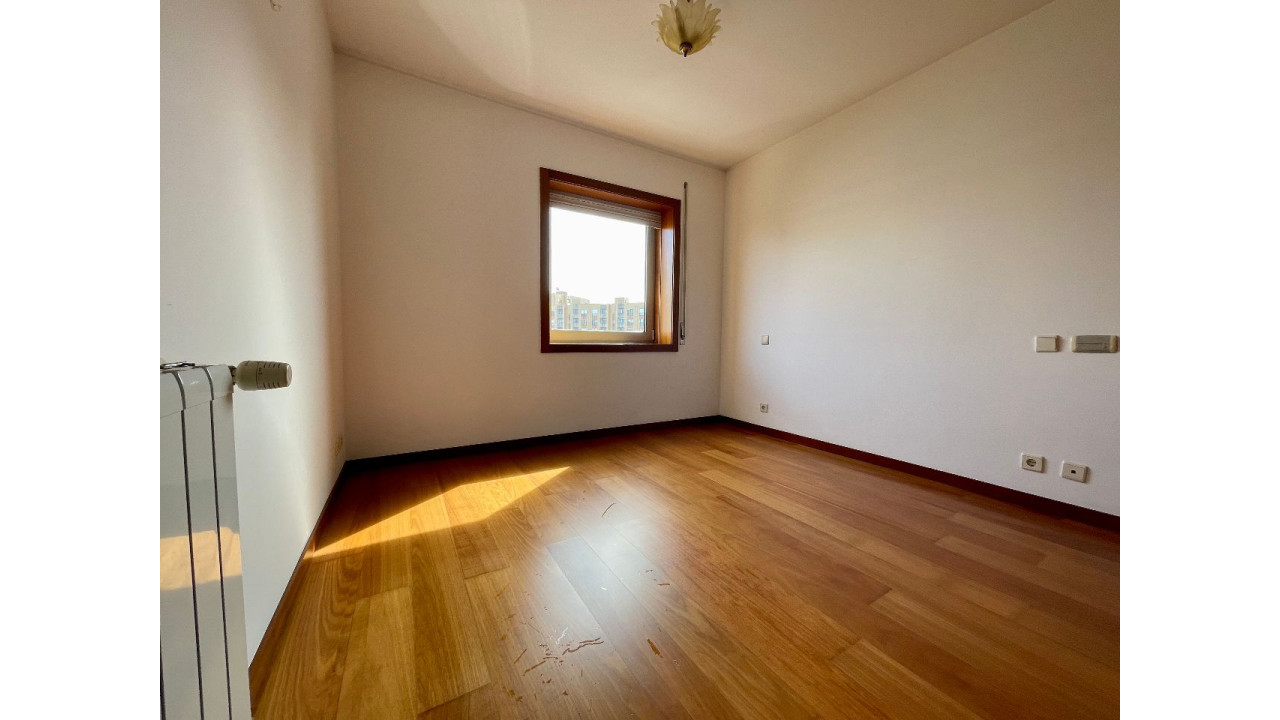 Apartamento para Venda em Maia Foto 16