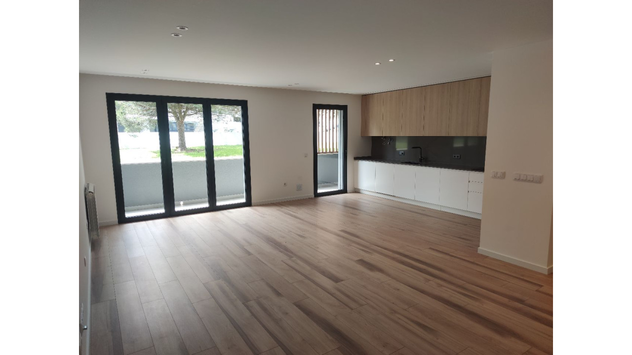 Apartamento T2 para Arrendamento em Leiria Foto 2