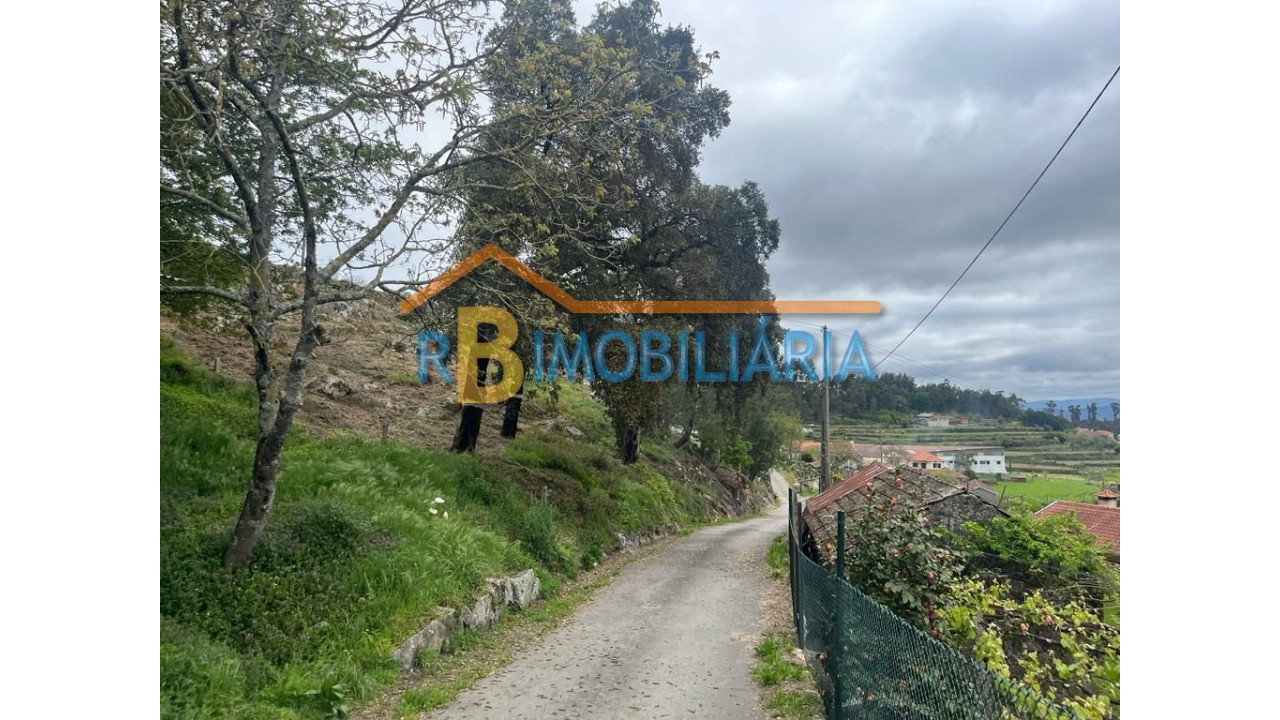 Terreno para Venda em Escariz Foto 2
