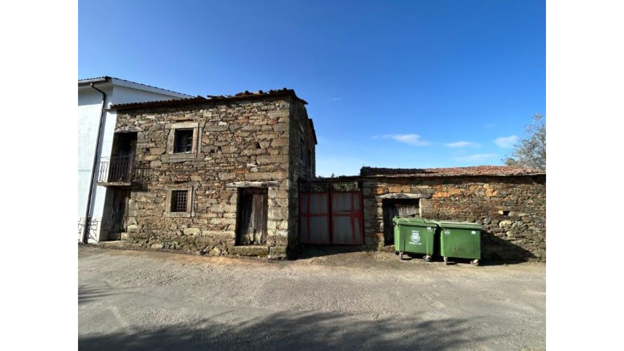 Moradia para Venda em Amoreira Fundeira Foto 1