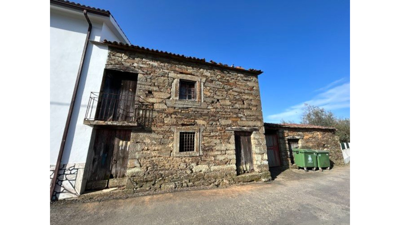 Moradia para Venda em Amoreira Fundeira Foto 4