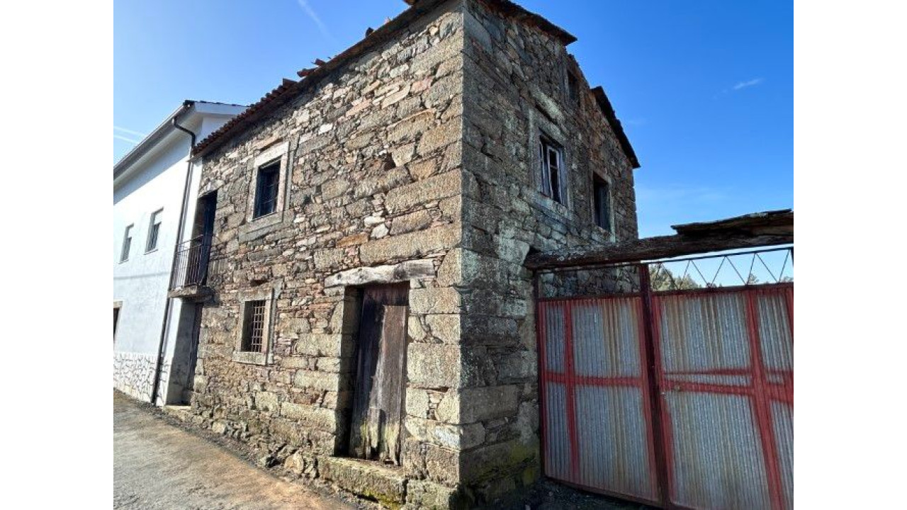 Moradia para Venda em Amoreira Fundeira Foto 2