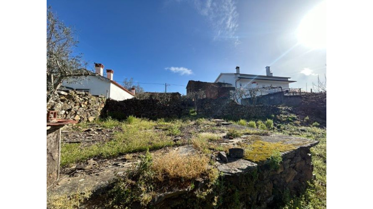 Moradia para Venda em Amoreira Fundeira Foto 22