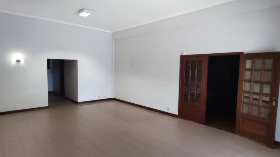 Armazém para Venda em Borralha Foto 3