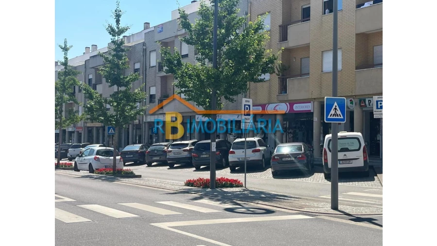 Loja para Venda em Arouca Foto 1