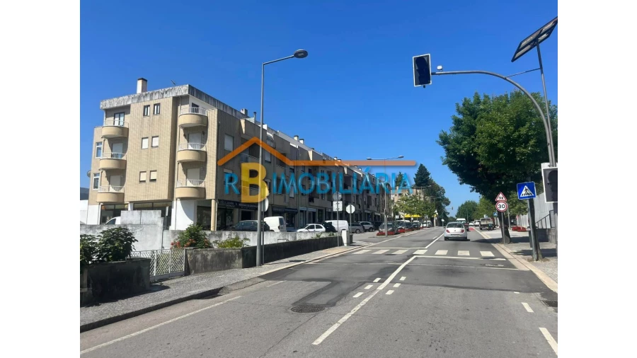 Loja para Venda em Arouca Foto 3