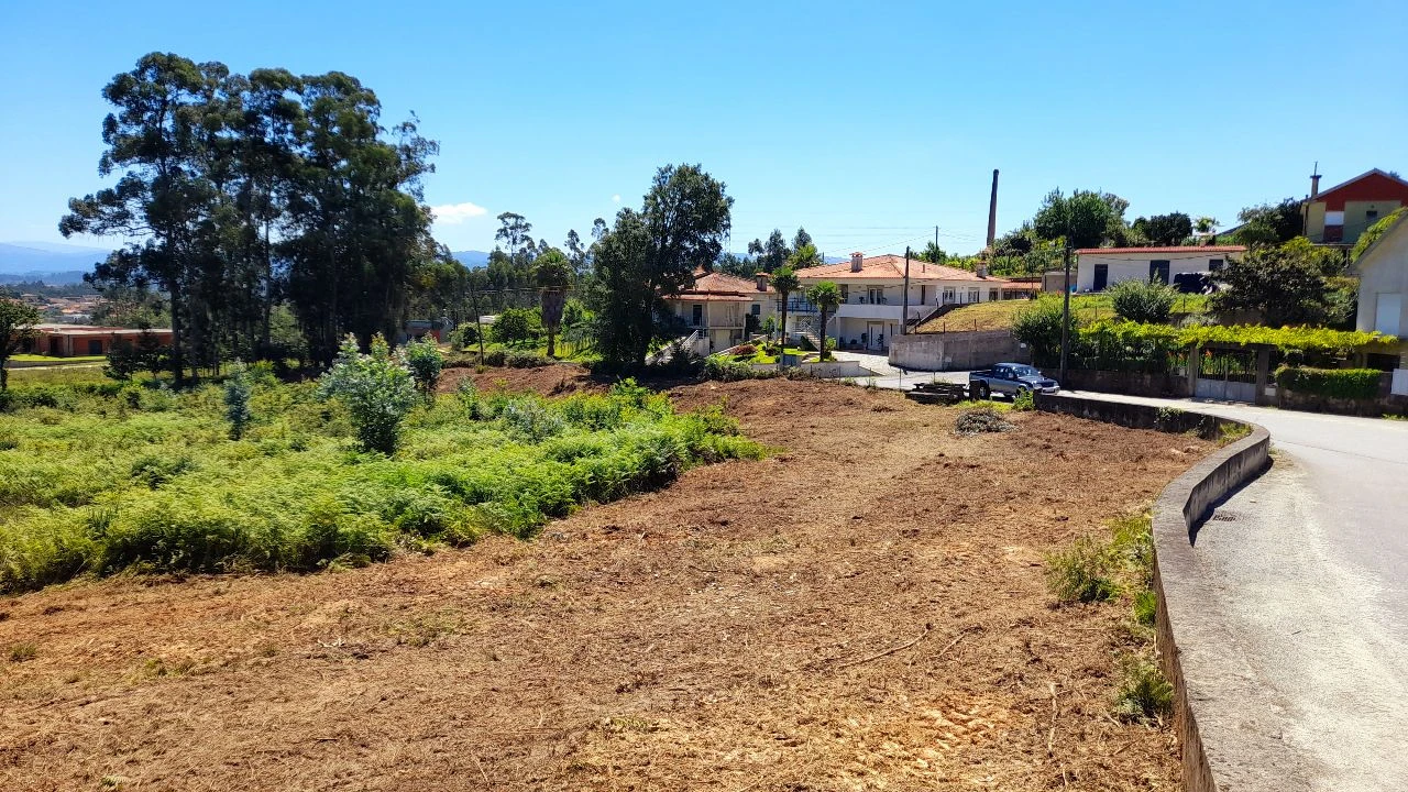 Terreno para Venda em Cervães Foto 1