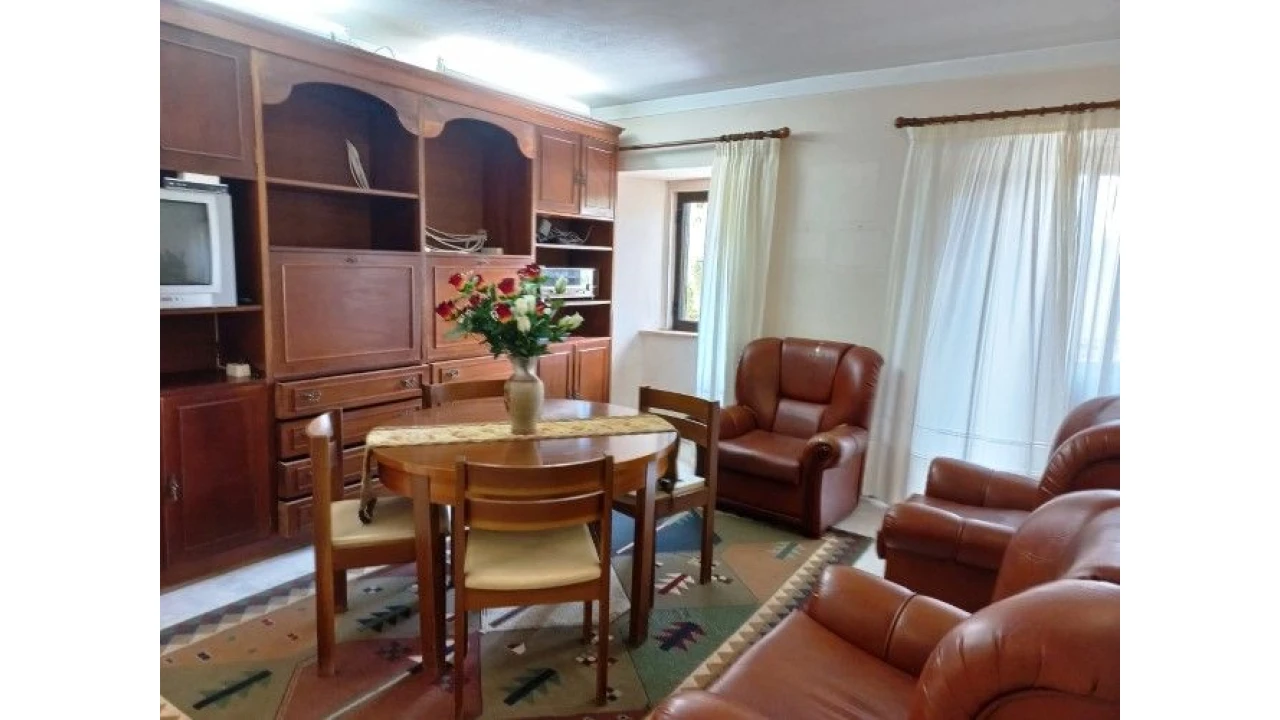 Moradia T6 para Venda em Catraia Farropo Foto 26