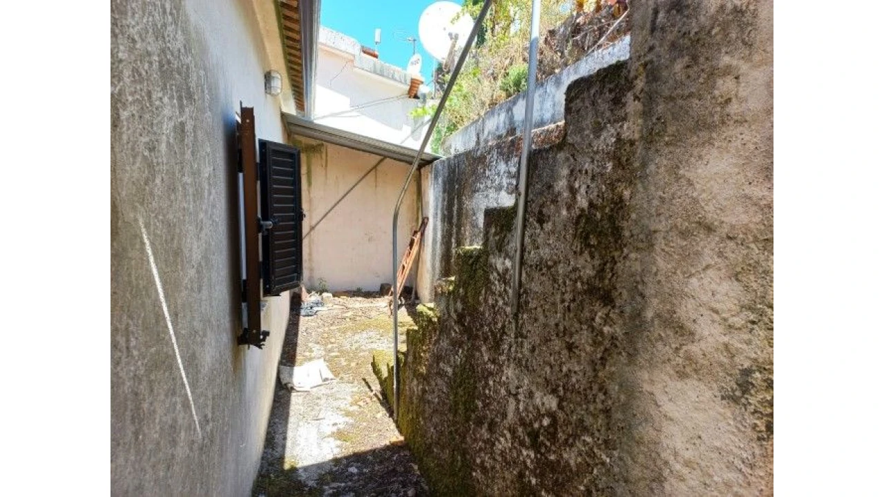 Moradia T6 para Venda em Catraia Farropo Foto 40