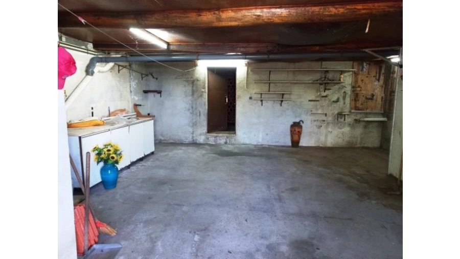 Moradia T6 para Venda em Catraia Farropo Foto 4