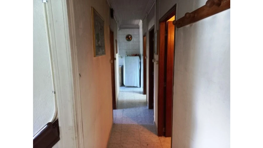 Moradia T6 para Venda em Catraia Farropo Foto 7